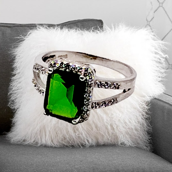 Sterling Silver Ring with Created Emerald and Diamonds - Picture 4 of 5